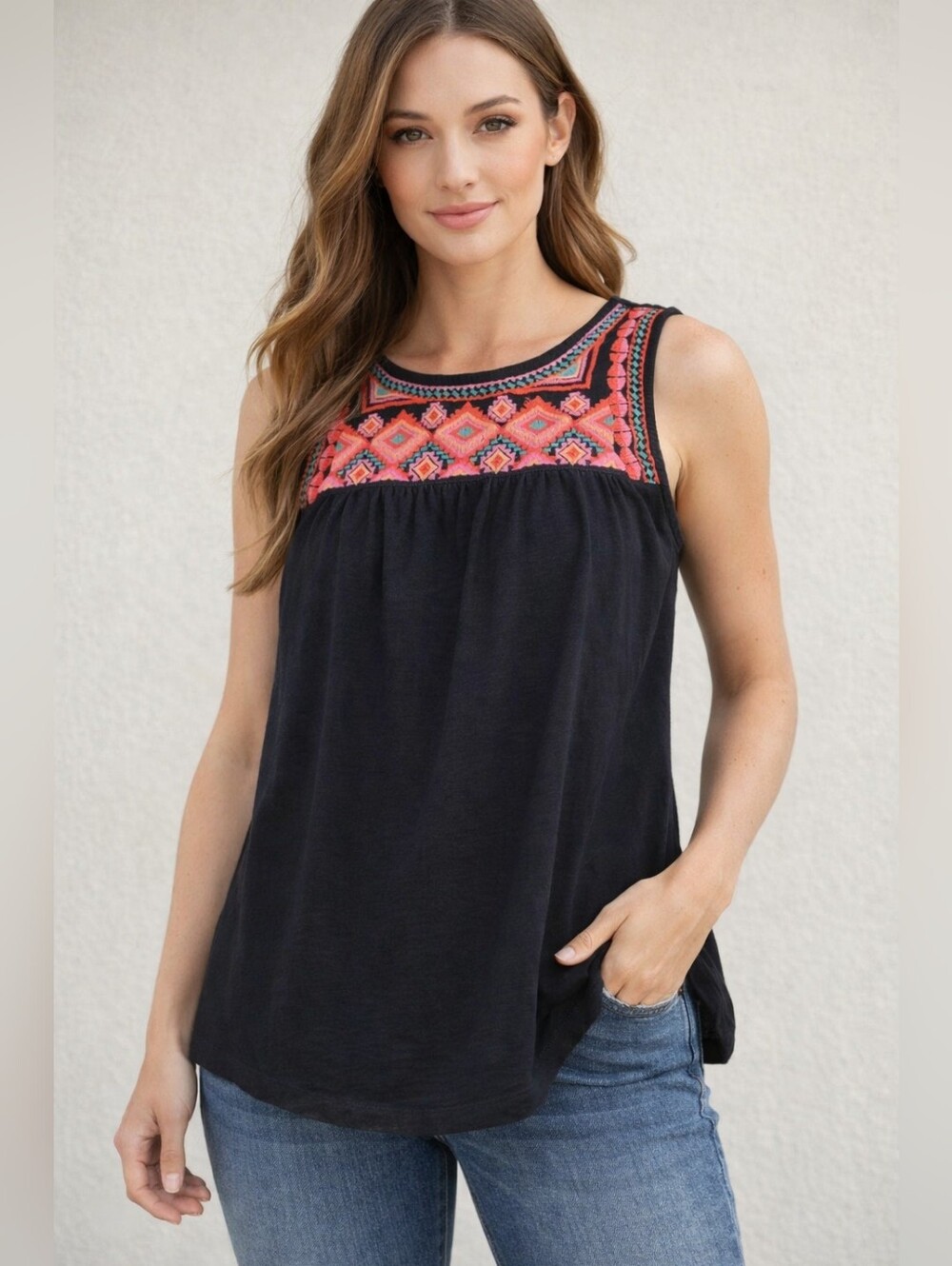 Artisan Ny Women's 100% Cotton Tank Top Bright Pink Embroidered Yoke Small